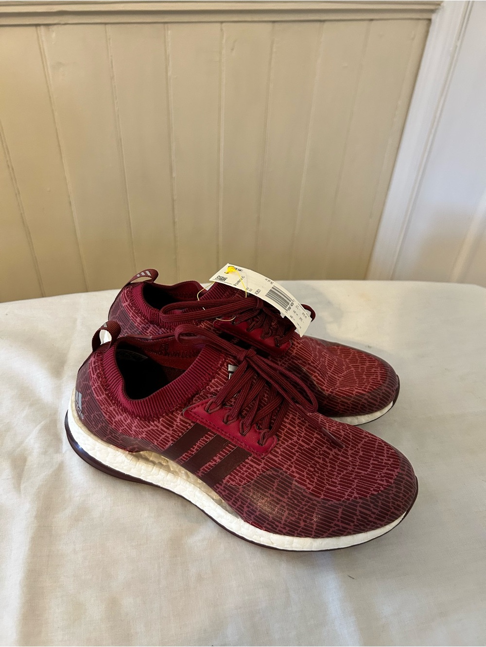 NWT Adidas Pureboost XG Spikeless Golf Shoes/Maroon Women’s Size 6 (AC8531)
